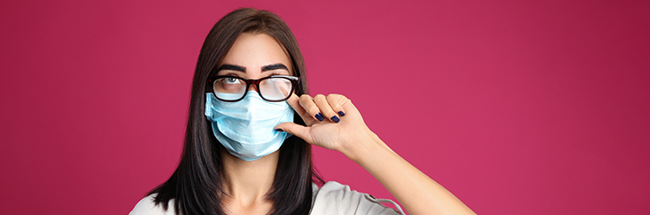 Coronavirus : voici le premier spray anti-buée pour porter ses lunettes  avec un masque
